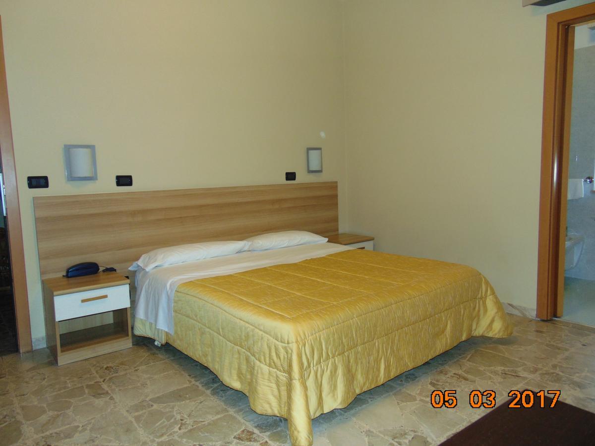 Hotel Mazzocchetti Città Sant'Angelo Exterior foto